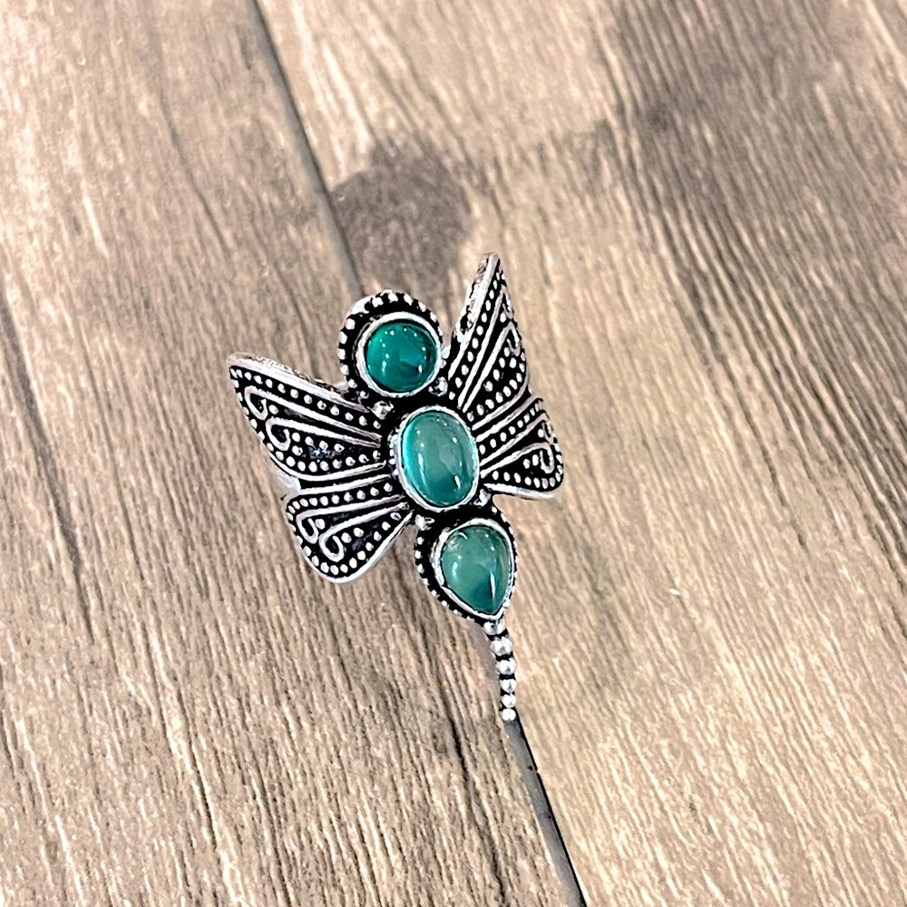Green Onyx Gemstone Dragonfly Ring - Picture 4 of 5